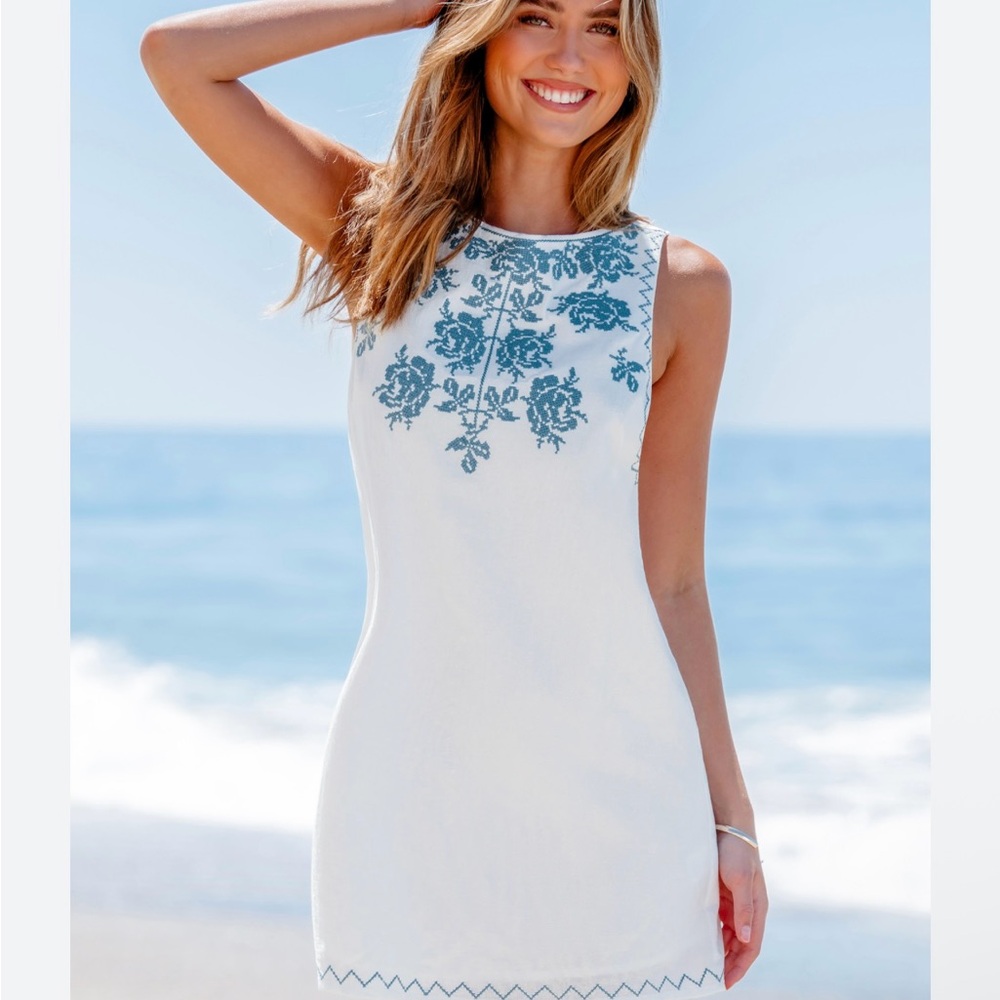 Cupshe White and Blue Floral Swim Cover-Up